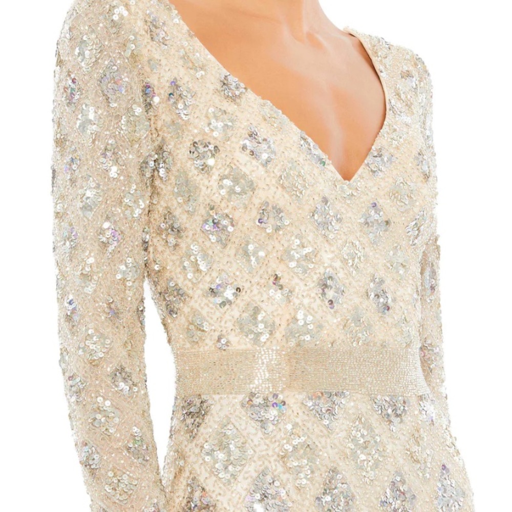 NWT -MAC DUGGAL - GEOMETRIC EMBELLISHED EVENING GOWN - 6378/6.120 SIZE 12 - Picture 2 of 5